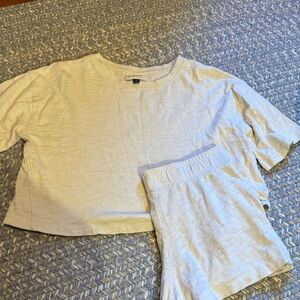 Universal Thread Cream Top